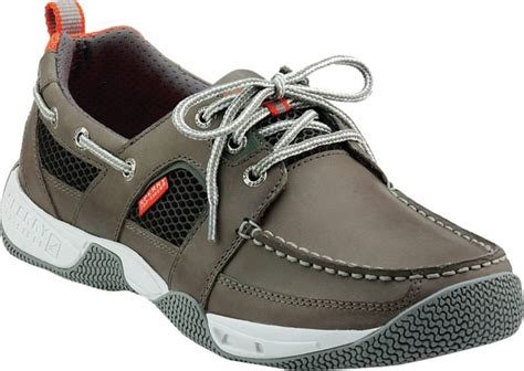 saltwater fishing shoes for men